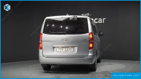 HYUNDAI STAREX 12-SEATER WAGON