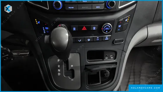 HYUNDAI STAREX 12-SEATER WAGON