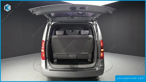HYUNDAI STAREX 12-SEATER WAGON