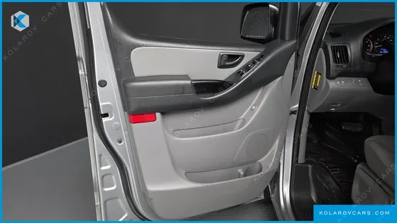 HYUNDAI STAREX 12-SEATER WAGON