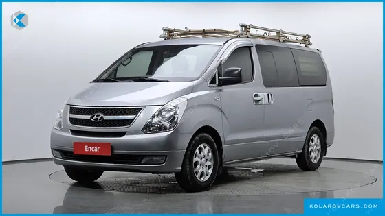 HYUNDAI STAREX 5-SEATER VAN