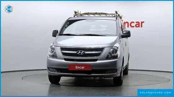HYUNDAI STAREX 5-SEATER VAN