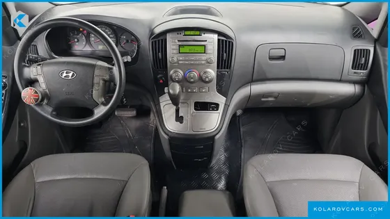 HYUNDAI STAREX 5-SEATER VAN