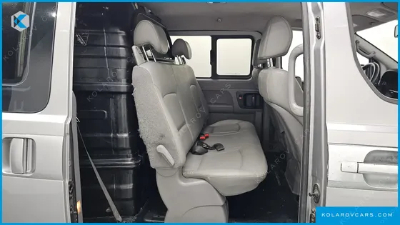 HYUNDAI STAREX 5-SEATER VAN