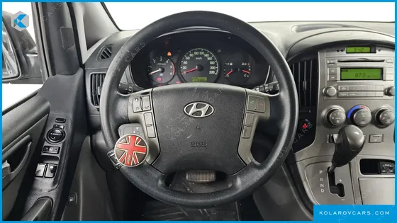 HYUNDAI STAREX 5-SEATER VAN