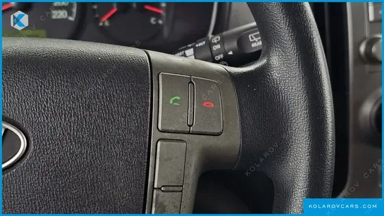 HYUNDAI STAREX 5-SEATER VAN