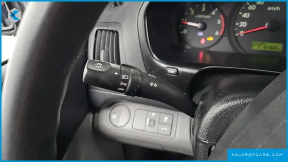 HYUNDAI STAREX 5-SEATER VAN