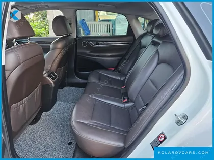 HYUNDAI GRANDEUR 2.4 PREMIUM