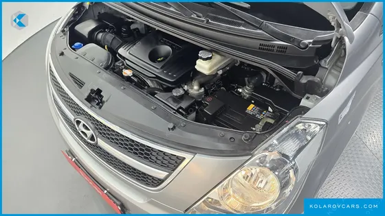 HYUNDAI STAREX 12-SEATER WAGON