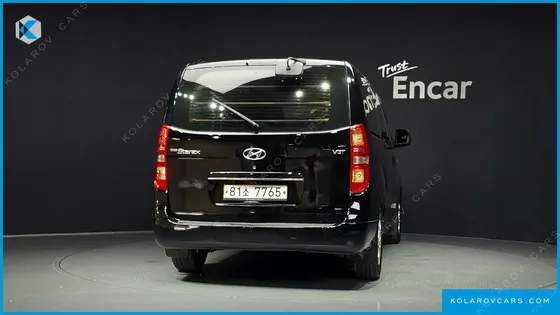 HYUNDAI STAREX 5-SEATER VAN