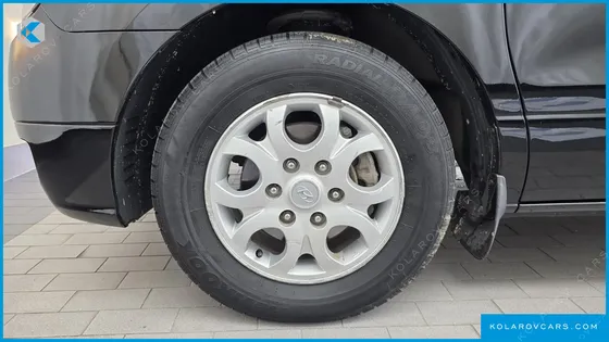 HYUNDAI STAREX 5-SEATER VAN