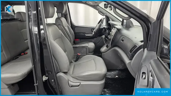 HYUNDAI STAREX 5-SEATER VAN
