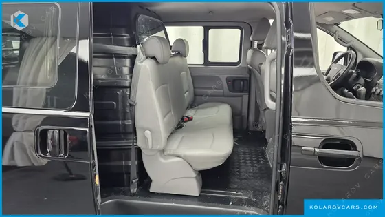 HYUNDAI STAREX 5-SEATER VAN