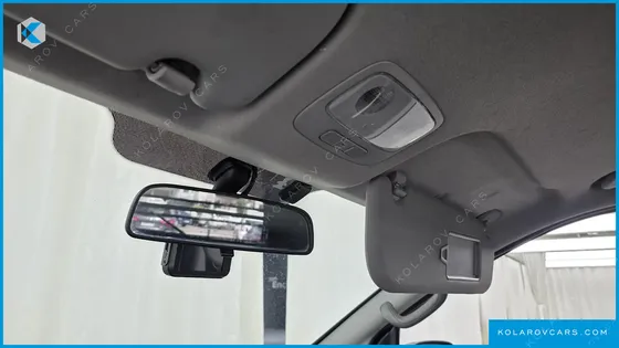 HYUNDAI STAREX 5-SEATER VAN