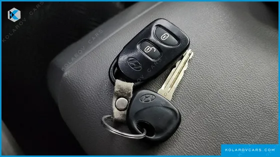 HYUNDAI STAREX 5-SEATER VAN