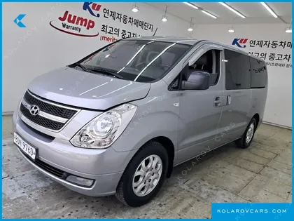 HYUNDAI STAREX 5-SEATER VAN