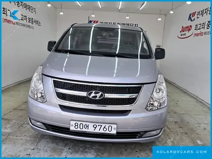 HYUNDAI STAREX 5-SEATER VAN