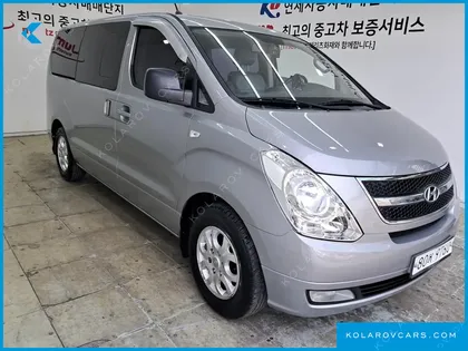 HYUNDAI STAREX 5-SEATER VAN