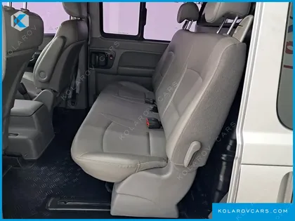 HYUNDAI STAREX 5-SEATER VAN