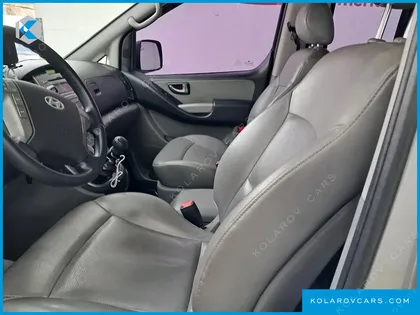 HYUNDAI STAREX 5-SEATER VAN