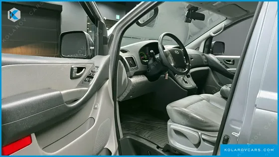 HYUNDAI STAREX 12-SEATER WAGON