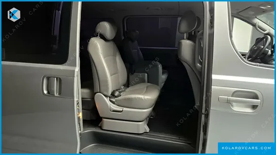 HYUNDAI STAREX 12-SEATER WAGON