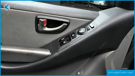 HYUNDAI STAREX 12-SEATER WAGON