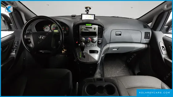 HYUNDAI STAREX 12-SEATER WAGON