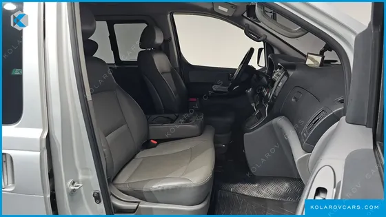 HYUNDAI STAREX 12-SEATER WAGON