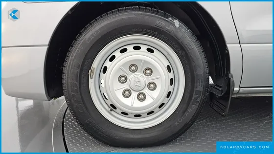 HYUNDAI STAREX 12-SEATER WAGON