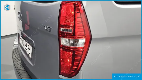 HYUNDAI STAREX 12-SEATER WAGON