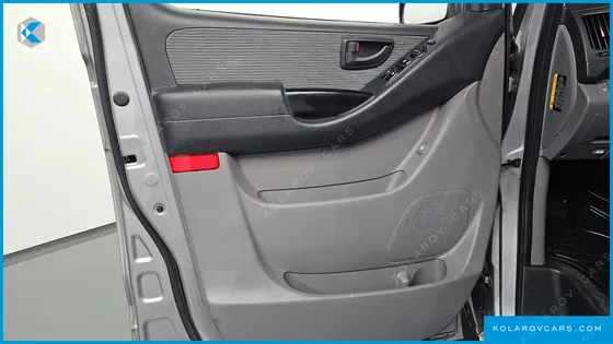 HYUNDAI STAREX 12-SEATER WAGON