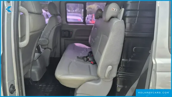 HYUNDAI STAREX 5-SEATER VAN