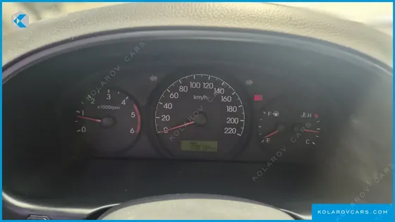 HYUNDAI STAREX 5-SEATER VAN