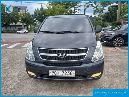HYUNDAI STAREX 5-SEATER VAN