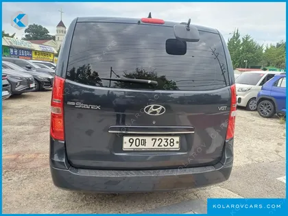HYUNDAI STAREX 5-SEATER VAN