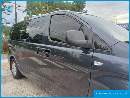 HYUNDAI STAREX 5-SEATER VAN