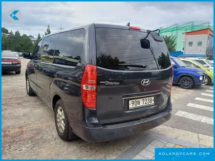 HYUNDAI STAREX 5-SEATER VAN