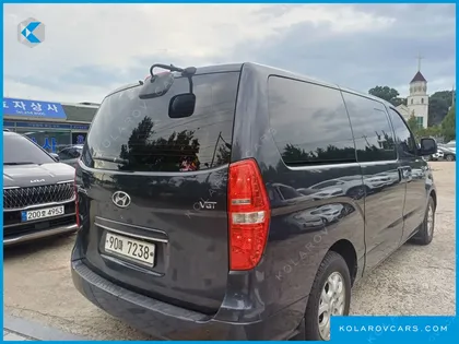 HYUNDAI STAREX 5-SEATER VAN