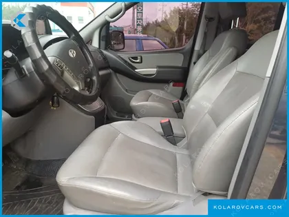 HYUNDAI STAREX 5-SEATER VAN