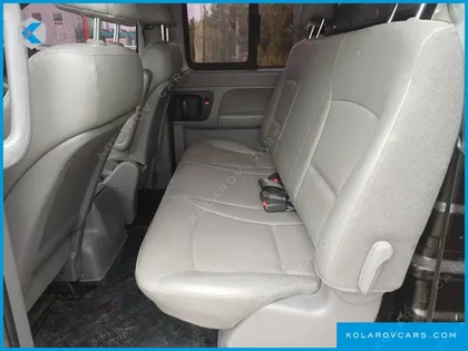 HYUNDAI STAREX 5-SEATER VAN