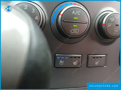 HYUNDAI STAREX 5-SEATER VAN
