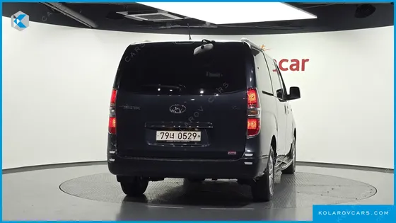 HYUNDAI STAREX 4WD 11-SEATER WAGON