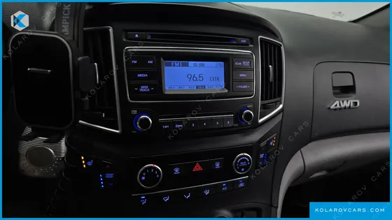 HYUNDAI STAREX 4WD 11-SEATER WAGON