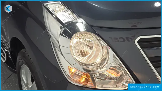 HYUNDAI STAREX 4WD 11-SEATER WAGON