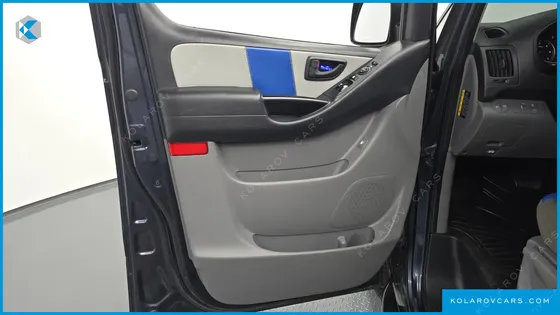 HYUNDAI STAREX 4WD 11-SEATER WAGON