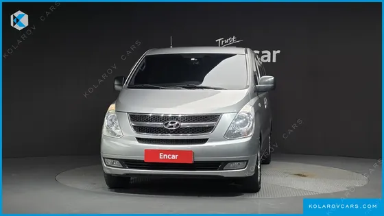 HYUNDAI STAREX 5-SEATER VAN