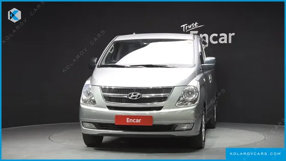 HYUNDAI STAREX 5-SEATER VAN