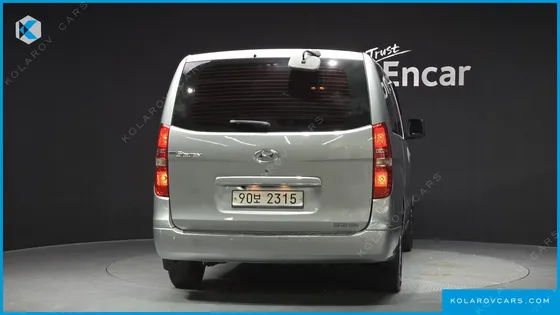 HYUNDAI STAREX 5-SEATER VAN