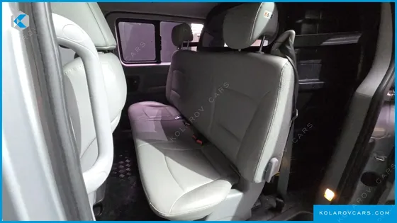 HYUNDAI STAREX 5-SEATER VAN